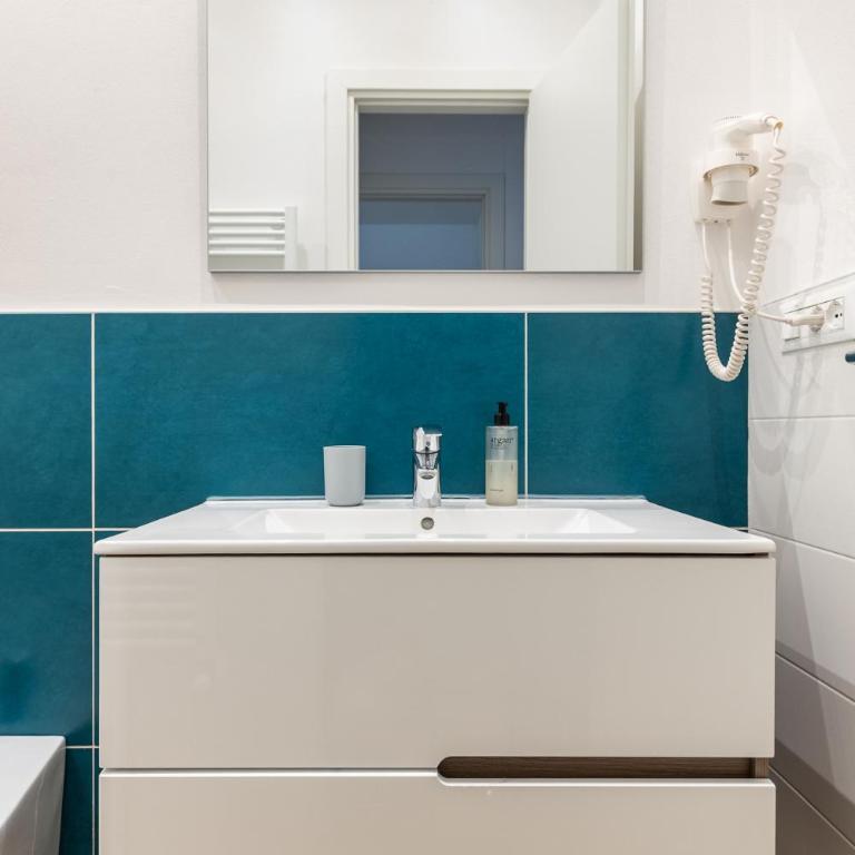 Via de' Coltelli City Center - Appartamento con 2 Camere da Letto - 17