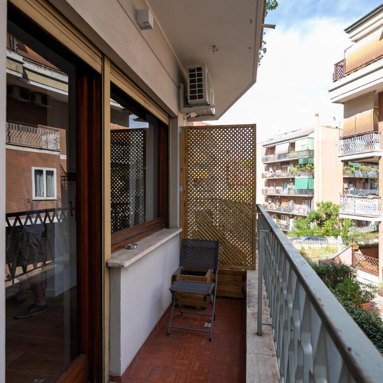 Guest House Hill Houses Rome - V35 - Camera Matrimoniale con Balcone - 12