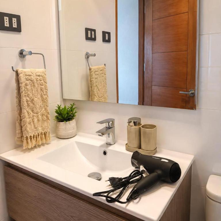 Ocean view, infinity pool, free parking - Apartamento de 2 dormitorios con balcón y vistas al mar - 13