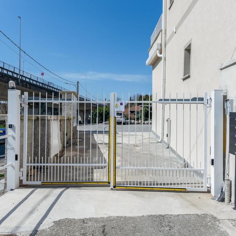 KeyRoom Patio & Parking near Lake Como - Ferienhaus - 9