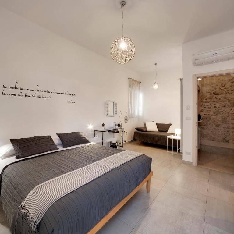 Civico 7 - Ragusa Centro - Camera Matrimoniale con Bagno Privato - 1