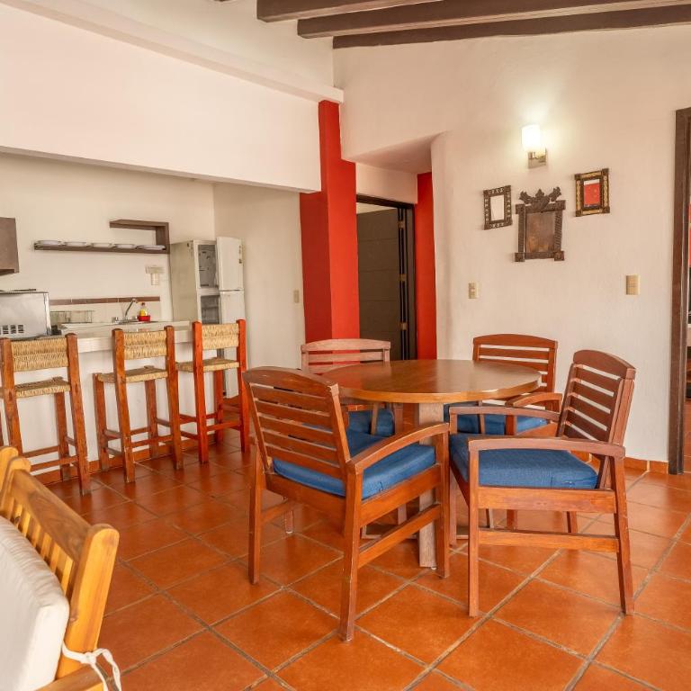 La Iguana Vallarta LGBT ADULTS ONLY - Romantic Zone - Party Clubbing Street - Suite Grand de 2 dormitorios con balcón - 6
