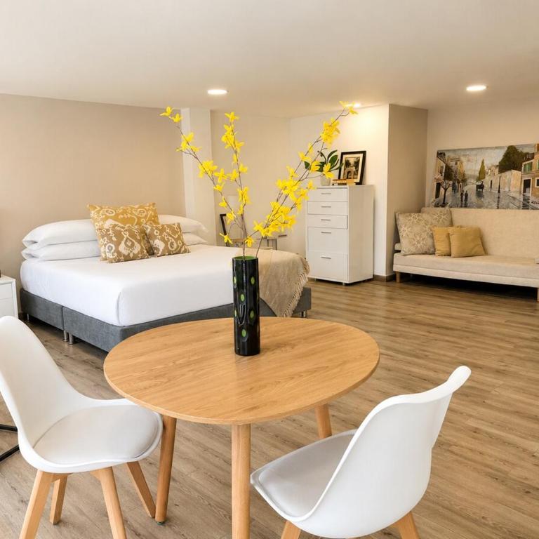 Bright King Studio ,Two blocks from Parque 93 - Estudio Deluxe con cama grande - 11