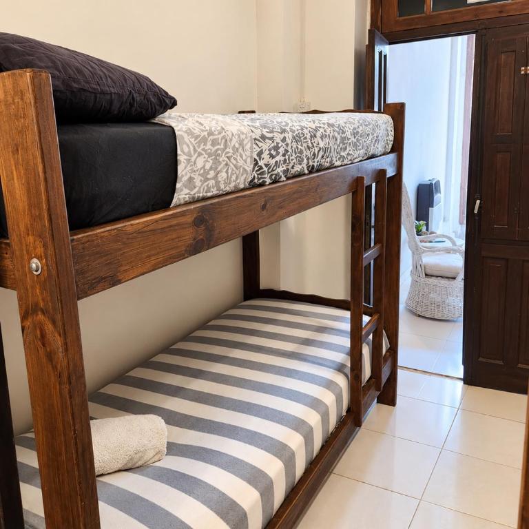 Bardot Hostel - Habitación Doble Pequeña - 2 camas - 1