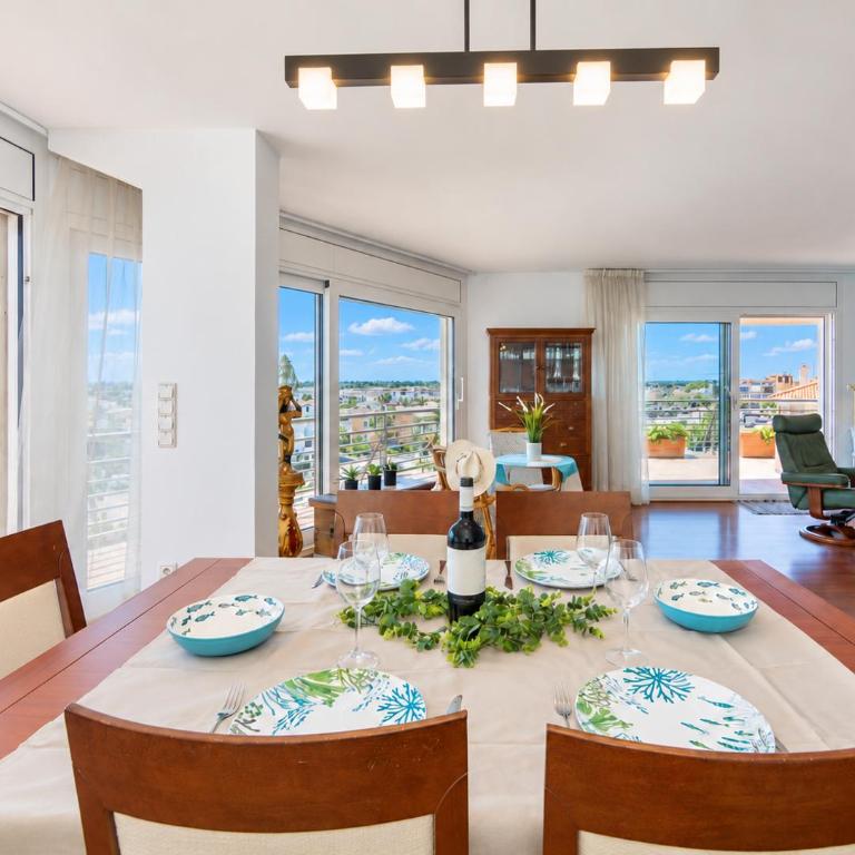 Gran terraza y vistas al mar junto a la playa - Apartamento de 2 dormitorios con terraza y vistas al mar - 9