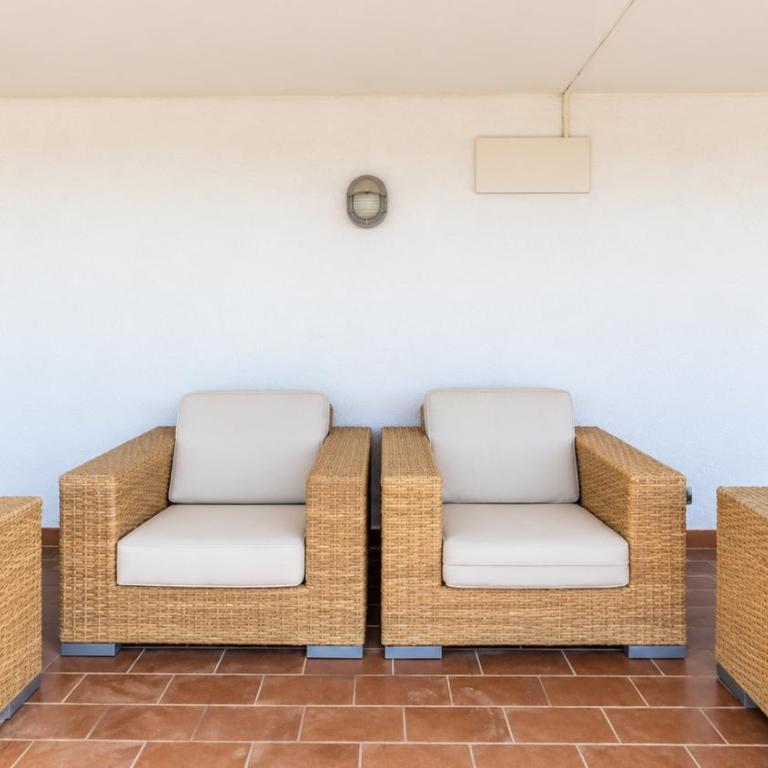 Gran terraza y vistas al mar junto a la playa - Apartamento de 2 dormitorios con terraza y vistas al mar - 17