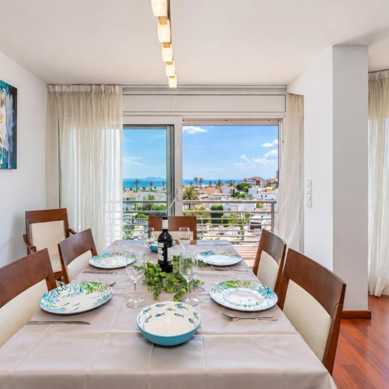 Gran terraza y vistas al mar junto a la playa - Apartamento de 2 dormitorios con terraza y vistas al mar - 20