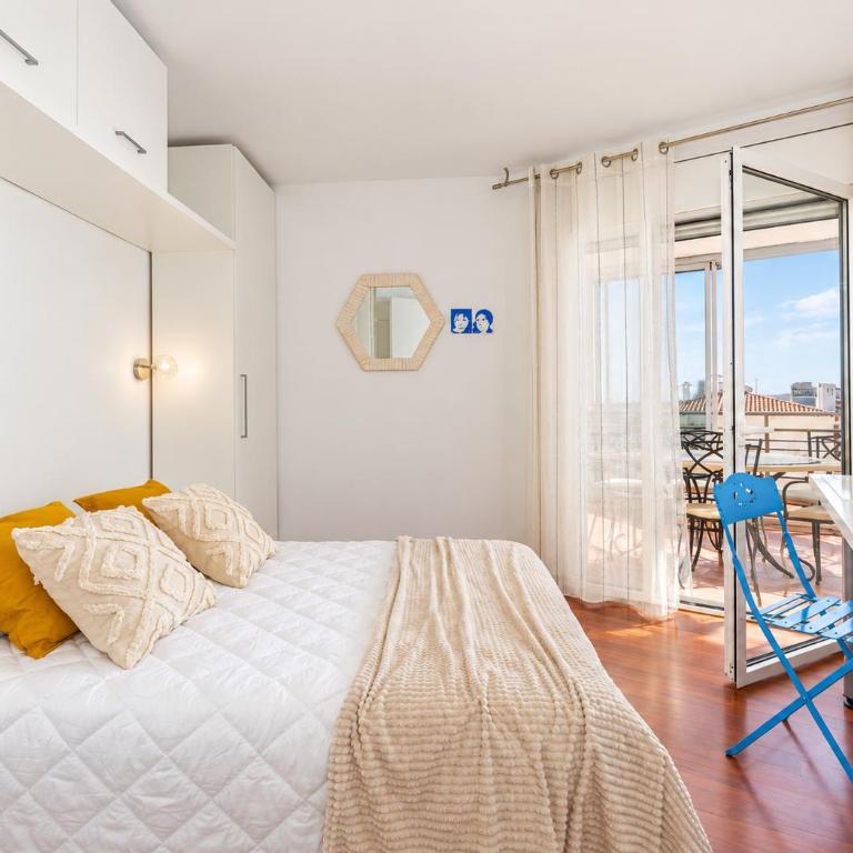 Gran terraza y vistas al mar junto a la playa - Apartamento de 2 dormitorios con terraza y vistas al mar - 22
