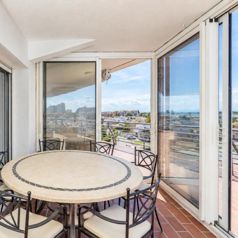 Gran terraza y vistas al mar junto a la playa - Apartamento de 2 dormitorios con terraza y vistas al mar - 24