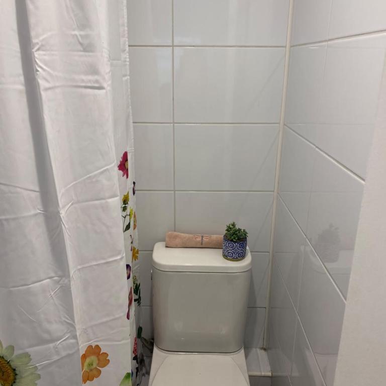 Comoda Habitacion en Centro de Ñuñoa - Single Room with Private Bathroom - 1