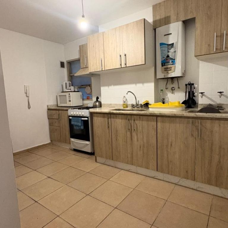 Amplio departamento ZONA CENTRO (2) - Three-Bedroom Apartment - 24