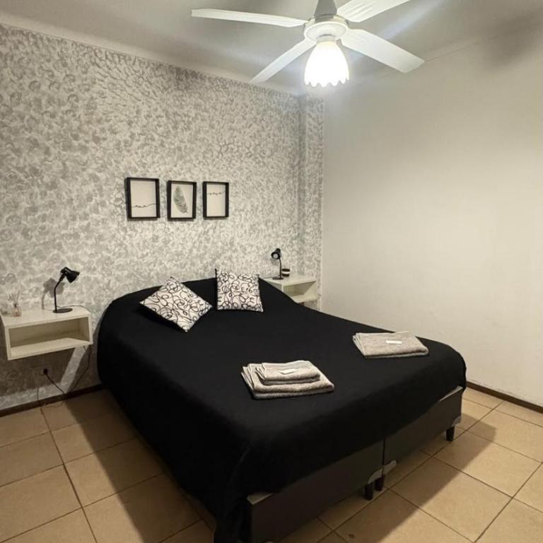 Amplio departamento ZONA CENTRO (2) - Three-Bedroom Apartment - 15