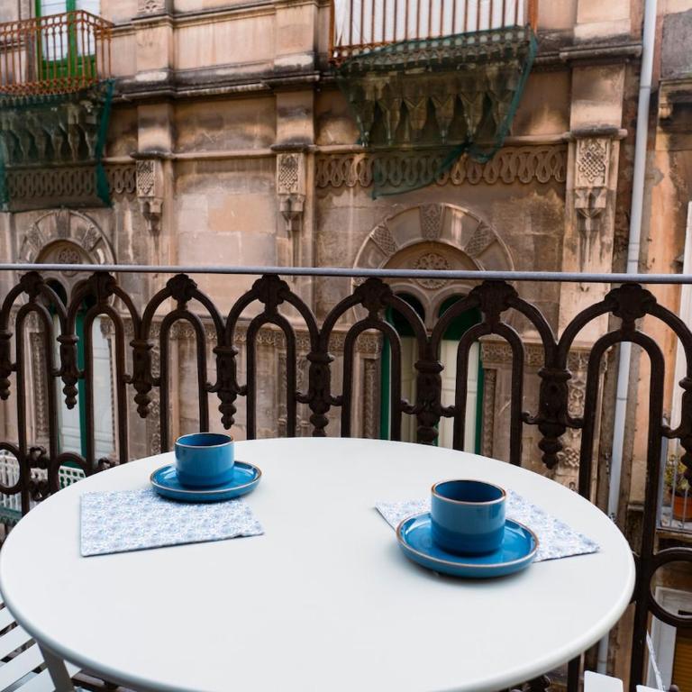 Etnicastay - Renovated historic apartment - Walk to via Etnea - Appartement 3 Chambres - 31