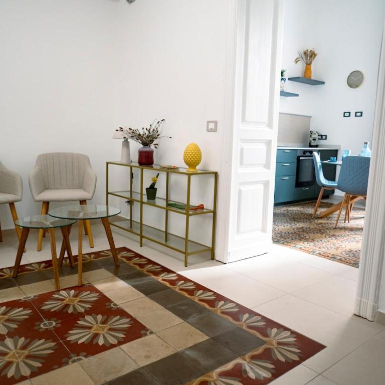 Etnicastay - Renovated historic apartment - Walk to via Etnea - Appartement 3 Chambres - 35
