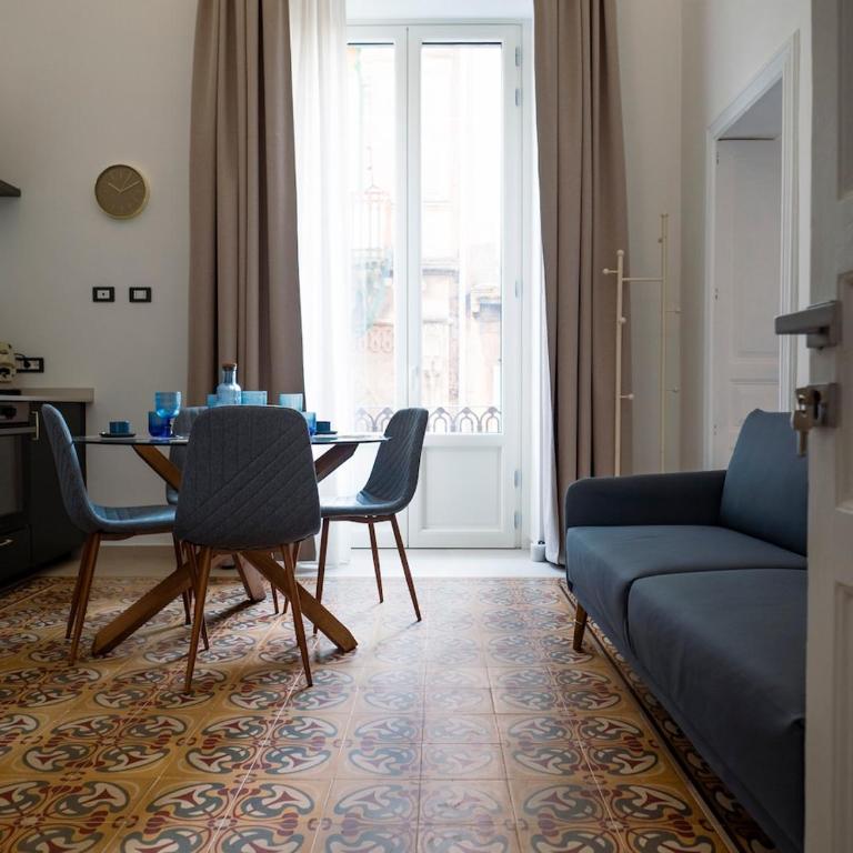 Etnicastay - Renovated historic apartment - Walk to via Etnea - Appartement 3 Chambres - 45