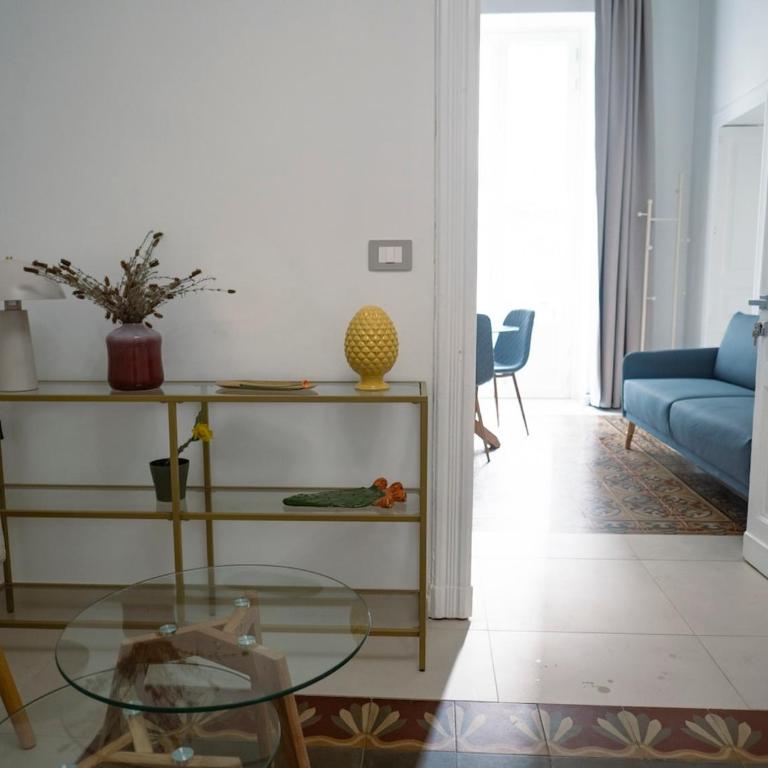 Etnicastay - Renovated historic apartment - Walk to via Etnea - Appartement 3 Chambres - 64