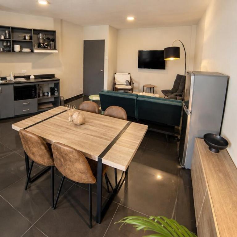 Spacious Barranco Studio with Workspace and Fast WiFi - One-Bedroom Apartment - 14