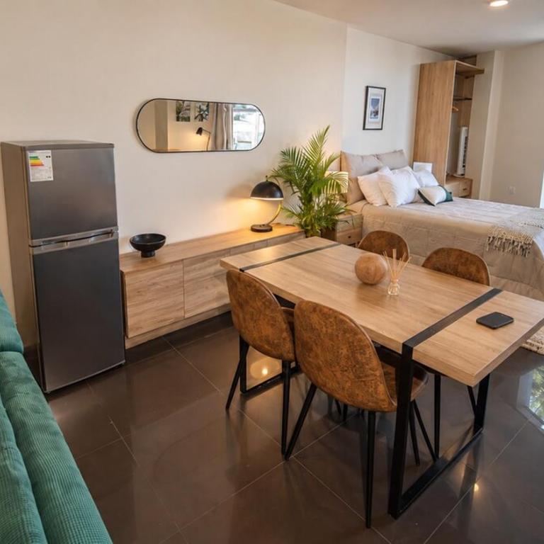Spacious Barranco Studio with Workspace and Fast WiFi - One-Bedroom Apartment - 10