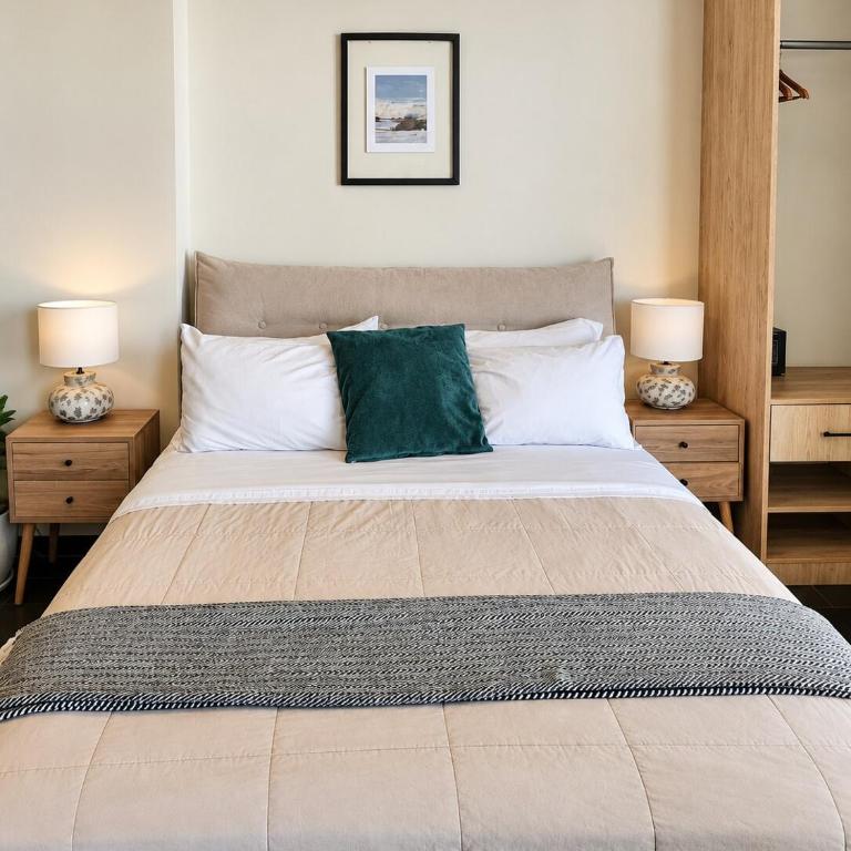 Spacious Barranco Studio with Workspace and Fast WiFi - One-Bedroom Apartment - 9