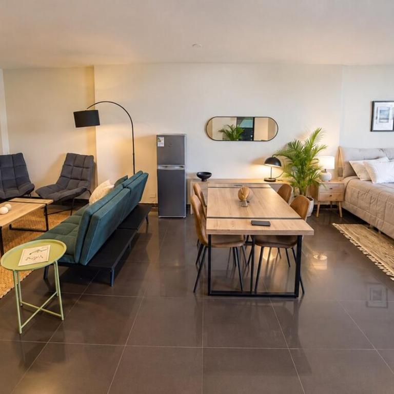 Spacious Barranco Studio with Workspace and Fast WiFi - One-Bedroom Apartment - 8