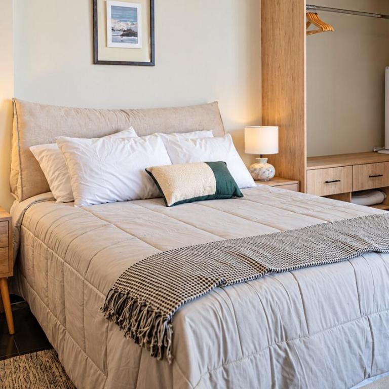 Spacious Barranco Studio with Workspace and Fast WiFi - One-Bedroom Apartment - 1