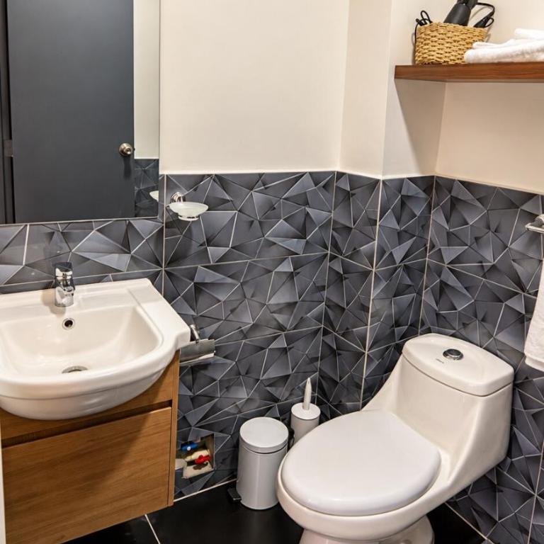 Spacious Barranco Studio with Workspace and Fast WiFi - One-Bedroom Apartment - 5