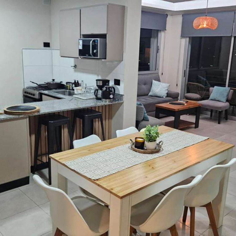 Rivadavia 1730 Con cochera - Apartamento Deluxe de 2 dormitorios con balcón - 1