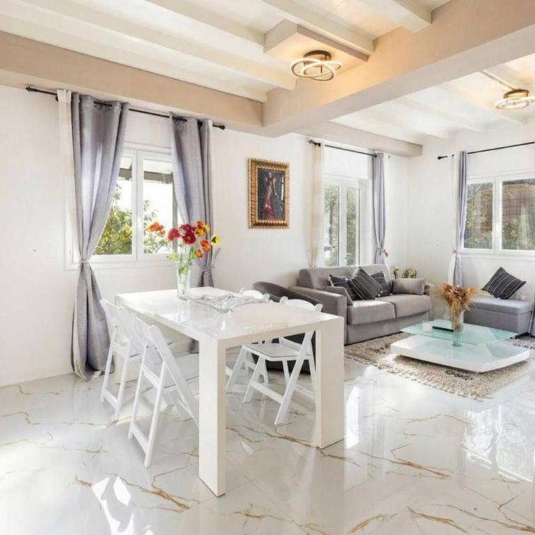 Monaco Sea-View Villa with Jacuzzi - Vacation Home - 1