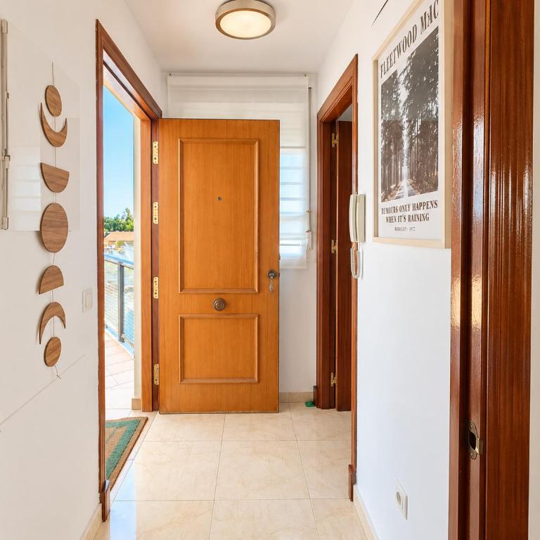 Ático luminoso con terraza de 28 m con plaza garaje a 9mn del centro - Apartamento de 1 dormitorio - 10