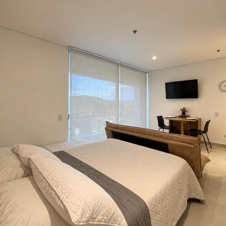 Eira by Colproperty Management - Studio with Balcony - 20