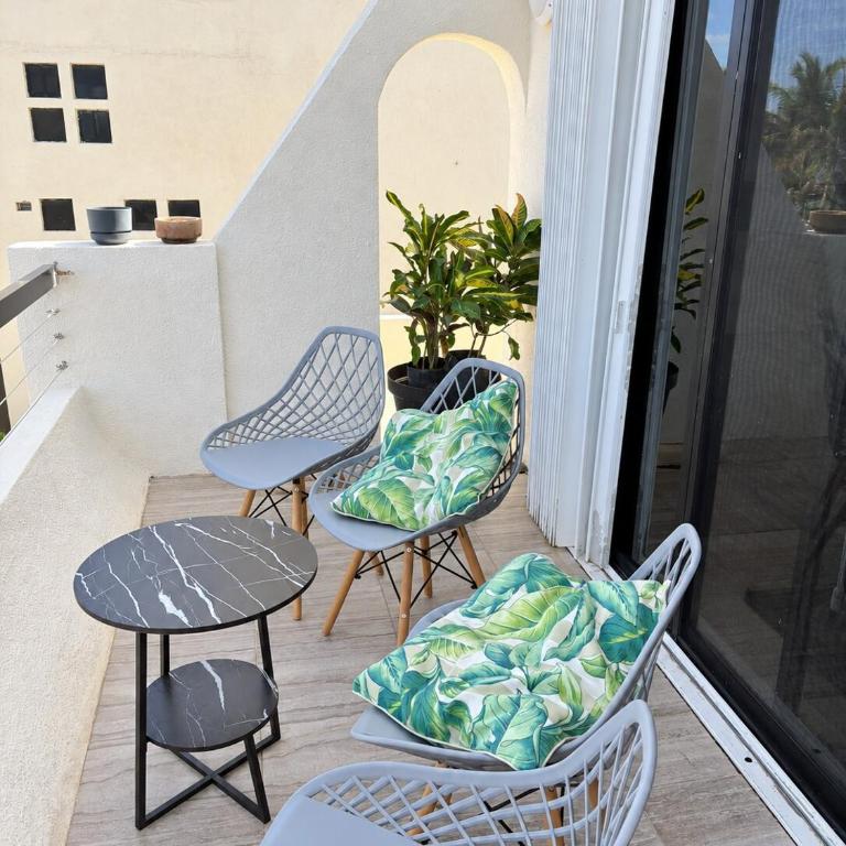 Cozy 2 Bedroom Ocean Front Condo, 3 pools, balcony - Apartamento de 2 dormitorios con vistas al mar - 4