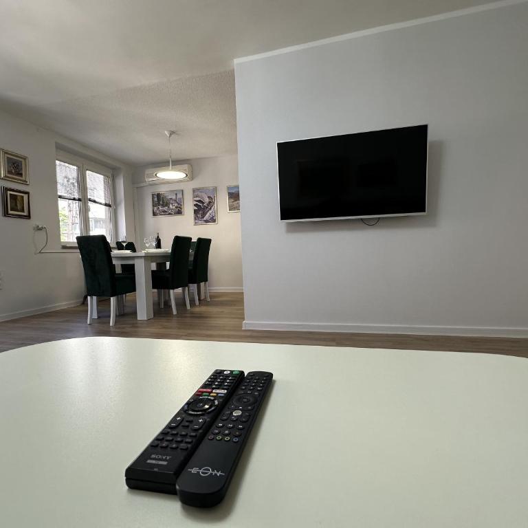 Chill & Play Apartment with Garage - Apartman sa 2 Spavaće Sobe - 11