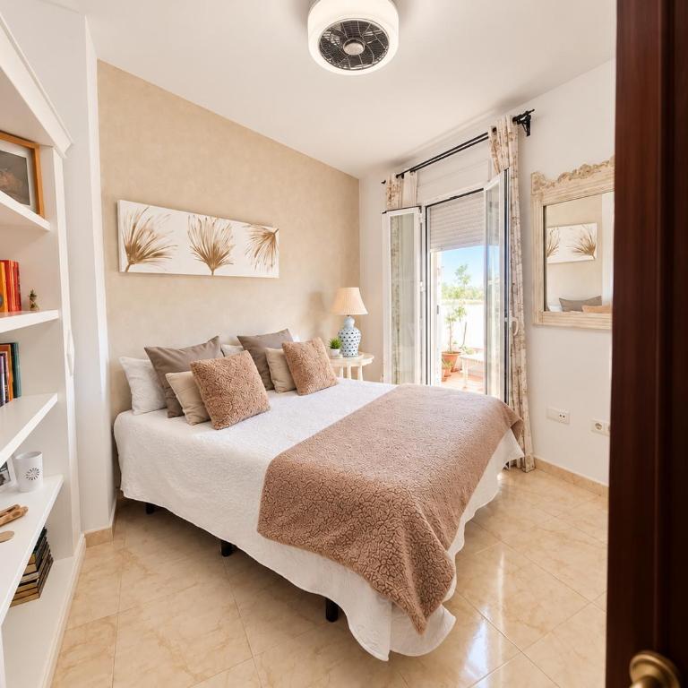 Ático luminoso con terraza de 28 m con plaza garaje a 9mn del centro - Apartamento de 1 dormitorio - 17