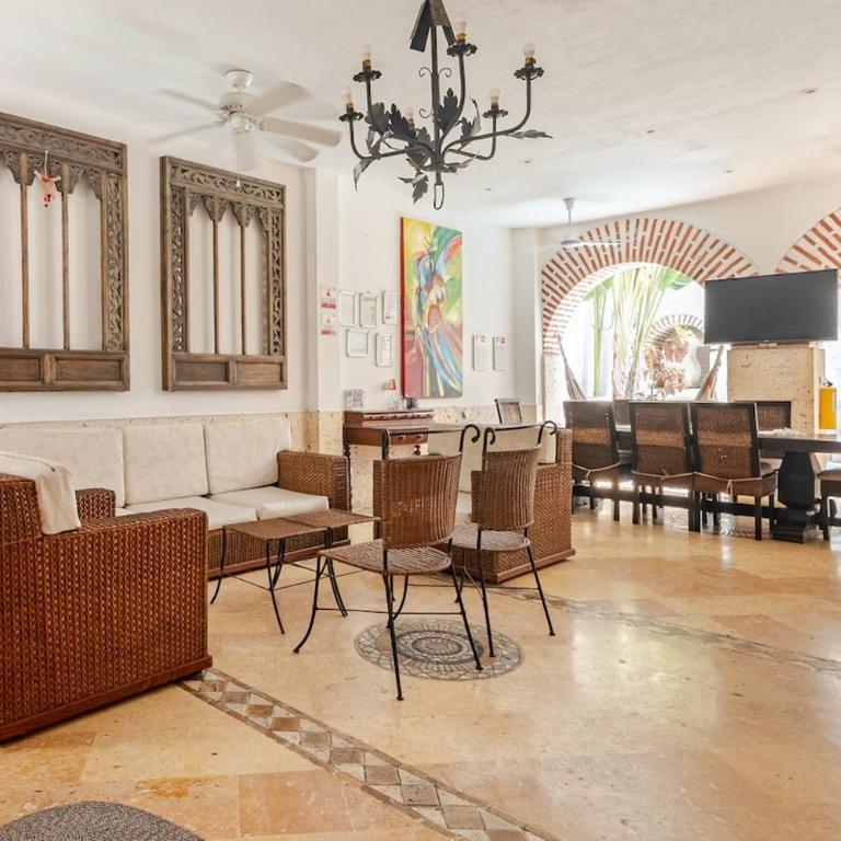 Luxury 5 Bedroom Old Town House - Villa - 32