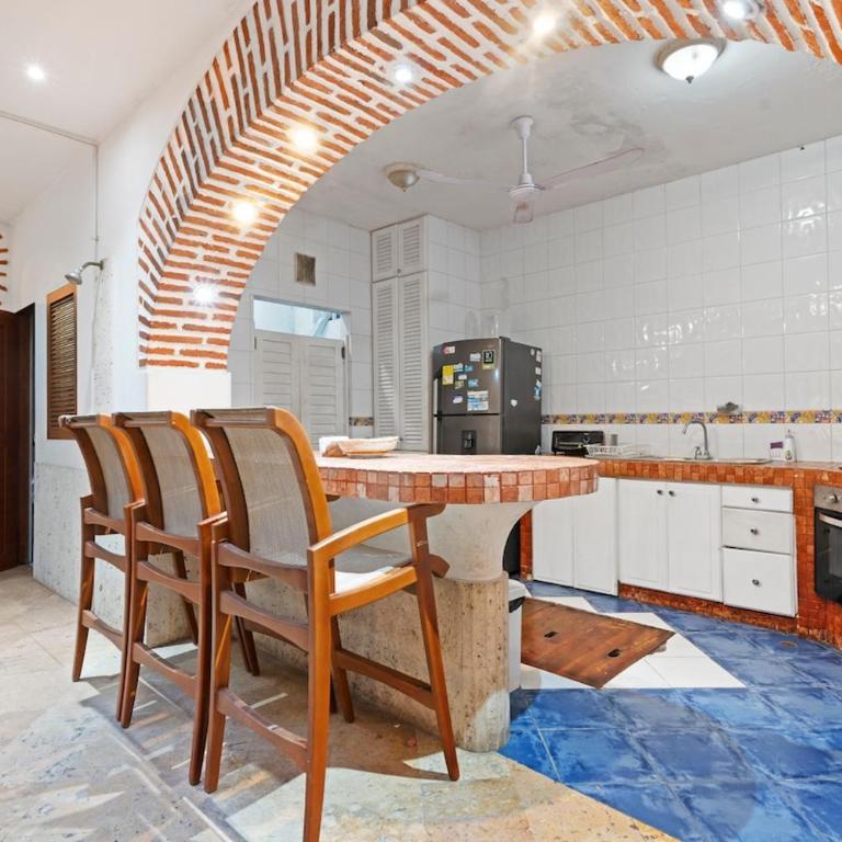 Luxury 5 Bedroom Old Town House - Villa - 56