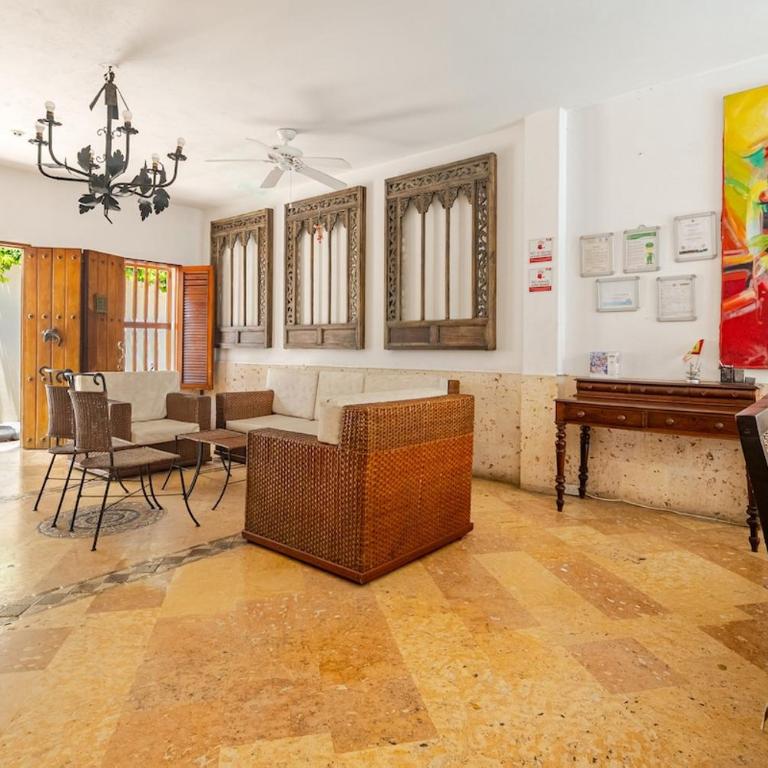 Luxury 5 Bedroom Old Town House - Villa - 73