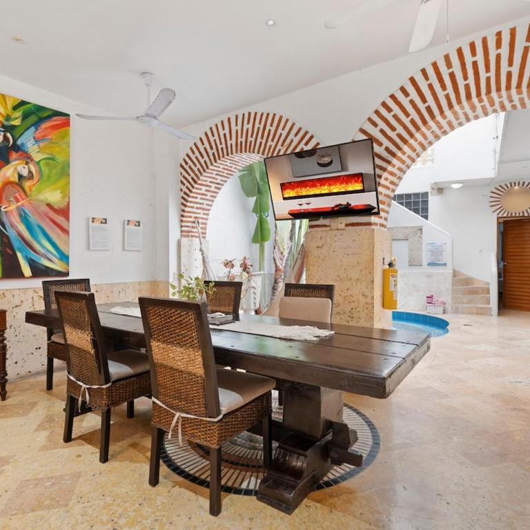 Luxury 5 Bedroom Old Town House - Villa - 77