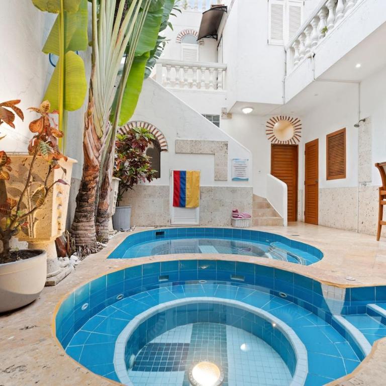 Luxury 5 Bedroom Old Town House - Villa - 98