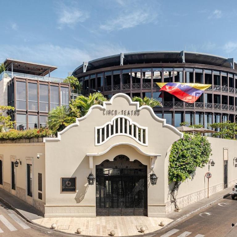 Luxury 5 Bedroom Old Town House - Villa - 100