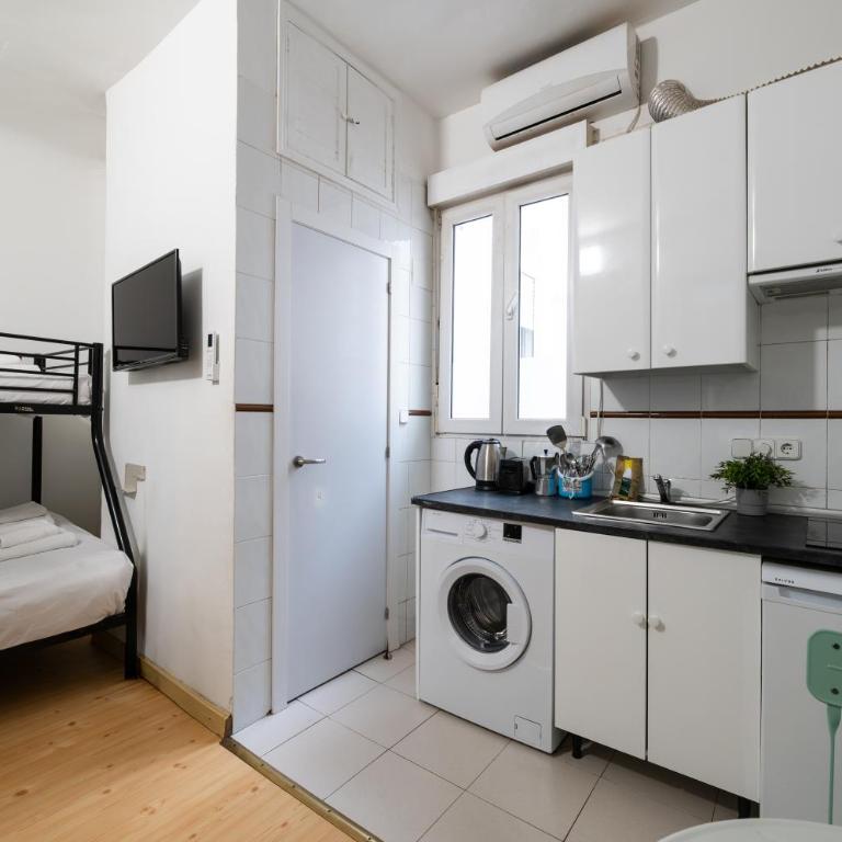 Loft Céntrico junto al Metro a 12 min de Plaza España con AC, WiFi y Lavadora - Studio - 9