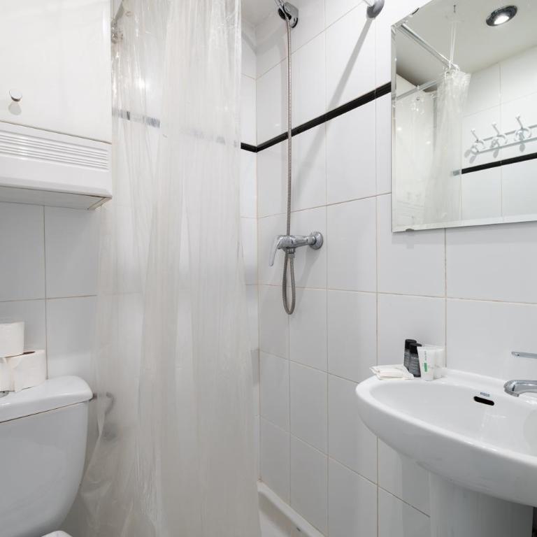 Loft Céntrico junto al Metro a 12 min de Plaza España con AC, WiFi y Lavadora - Studio - 12