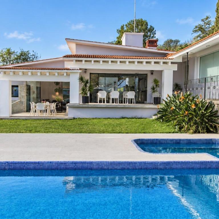 Luxury 5-Suite Mansion with Heated Pool - Deluxe Villa - 1