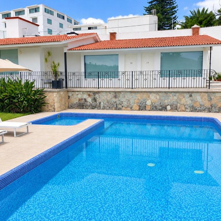 Luxury 5-Suite Mansion with Heated Pool - Deluxe Villa - 2