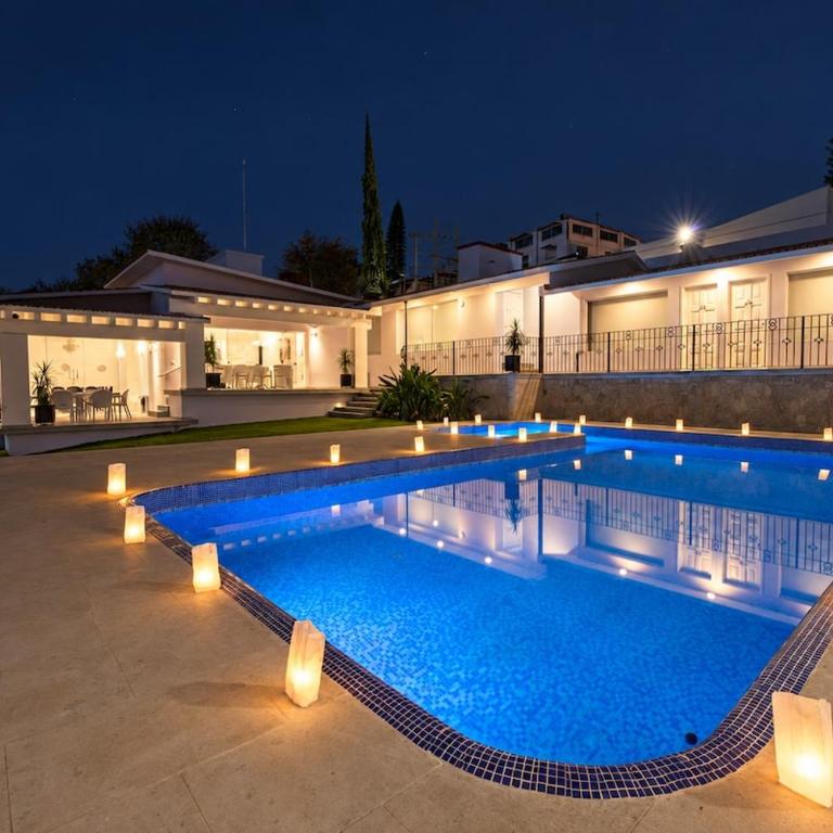 Luxury 5-Suite Mansion with Heated Pool - Deluxe Villa - 4