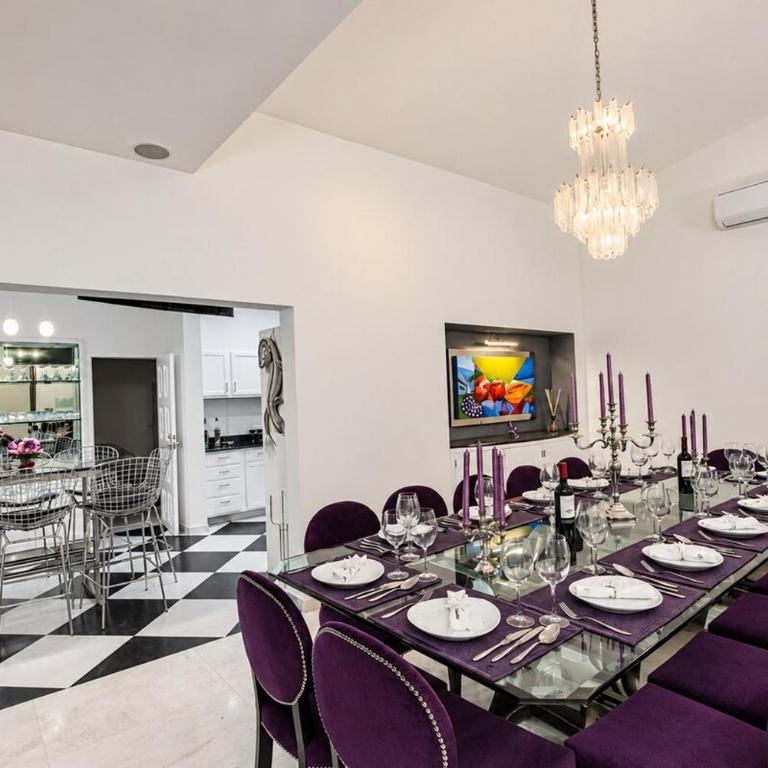 Luxury 5-Suite Mansion with Heated Pool - Deluxe Villa - 15