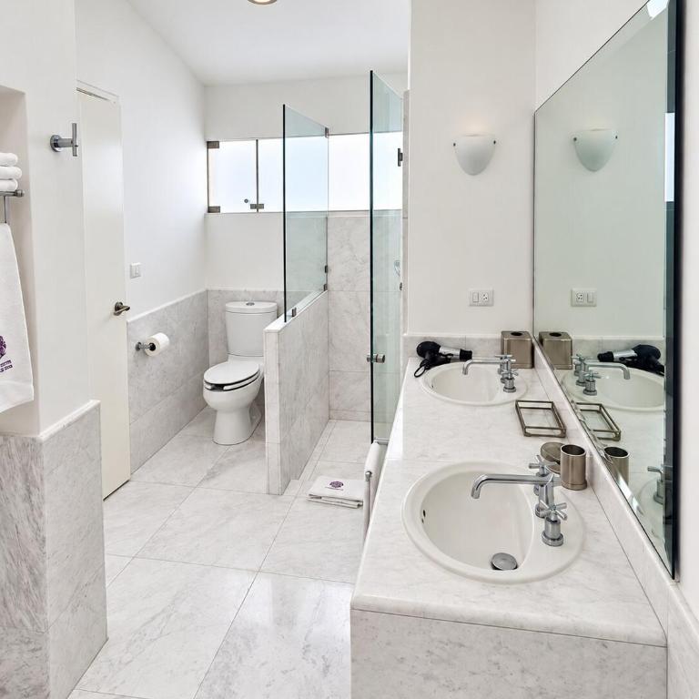 Luxury 5-Suite Mansion with Heated Pool - Deluxe Villa - 35