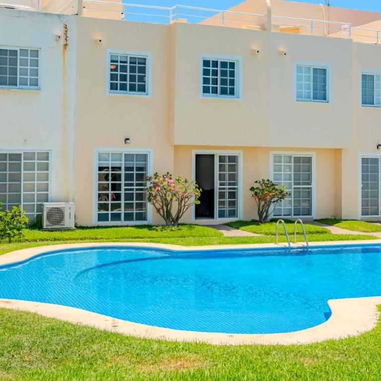 Family House with Private Jacuzzi & Pool, 3 Bedrooms - Casa de 3 dormitorios - 22