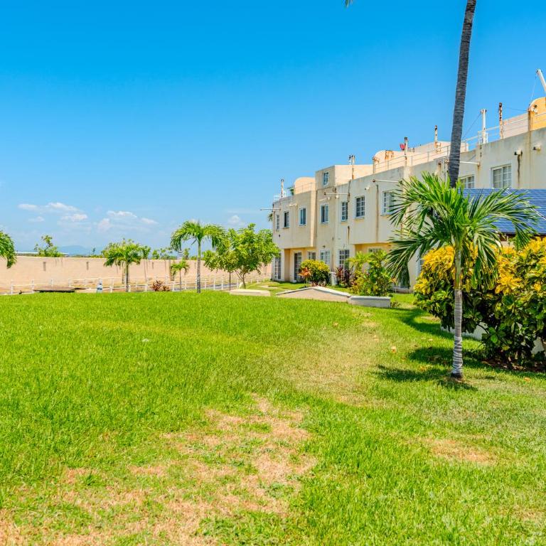 Family House with Private Jacuzzi & Pool, 3 Bedrooms - Casa de 3 dormitorios - 27