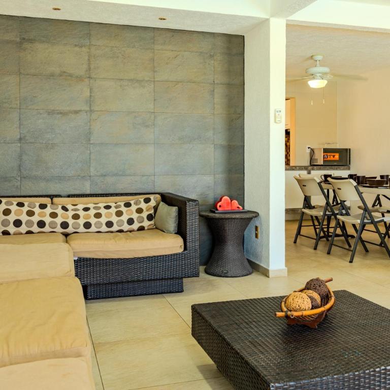 Family House with Private Jacuzzi & Pool, 3 Bedrooms - Casa de 3 dormitorios - 40
