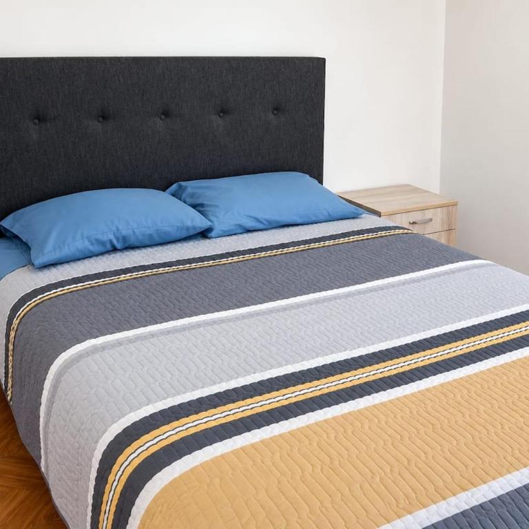 Departamento excelente ubicación - Two-Bedroom Apartment - 16